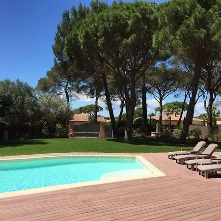 Dans Avec Piscine Et Barbeque, Raphael Valescure, Plages