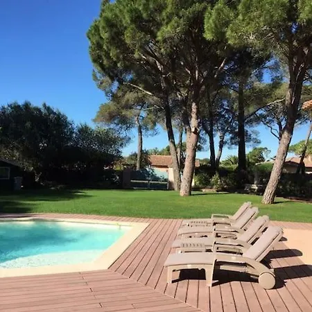 Dans Avec Piscine Et Barbeque, Raphael Valescure, Plages